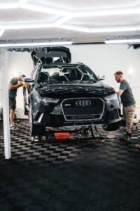 ELEV8 Garage Equipment - Modular Flooring